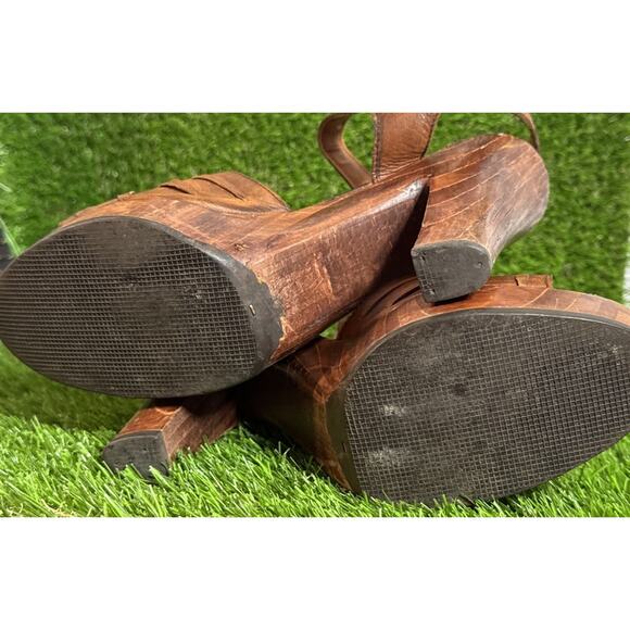 Thom McAn Vtg Brown Leather Woodwork Sandal With Block Heel Boho Hippy Festival - Picture 12 of 16